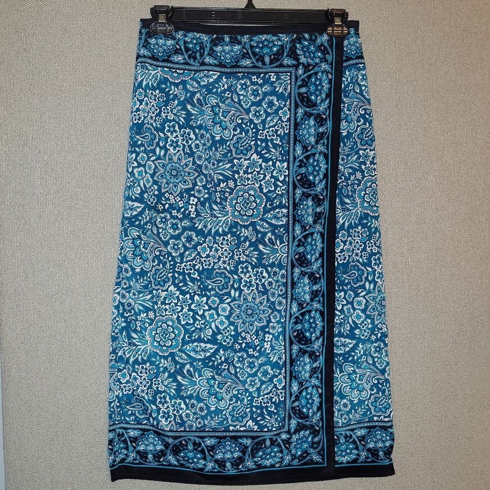 Sag Harbor Size 10 Teal and Navy Patterned Wrap Skirt